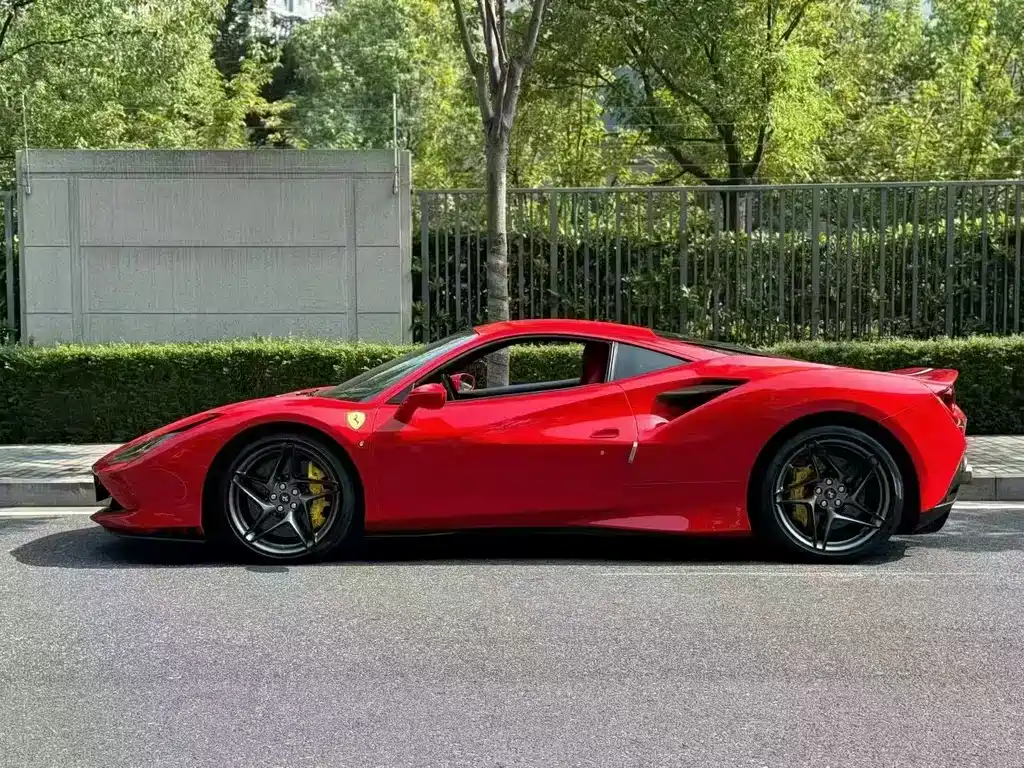 Ferrari F8 2021 — фото 2