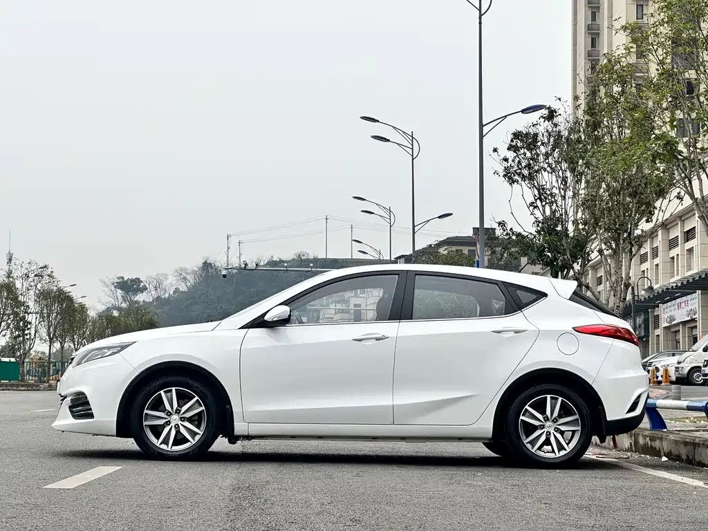 Changan Eado XT 2015 — фото 7