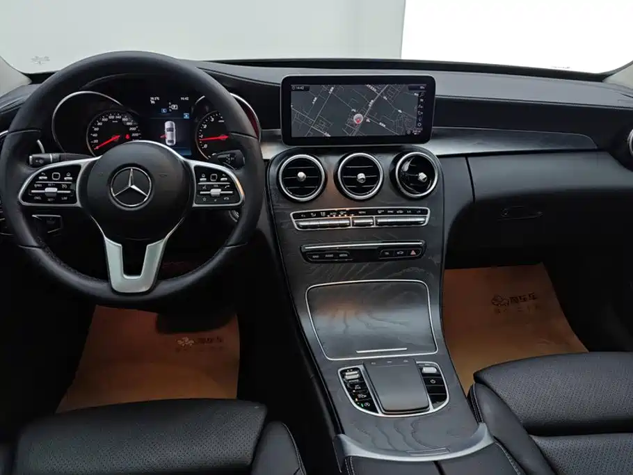Mercedes-Benz C-Class 2019 — фото 12