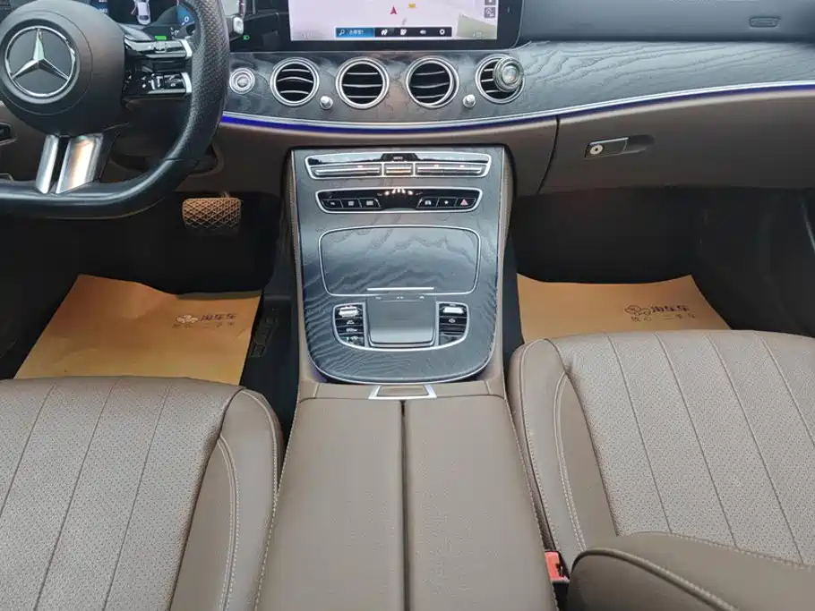 Mercedes-Benz E-Class 2021 — фото 16
