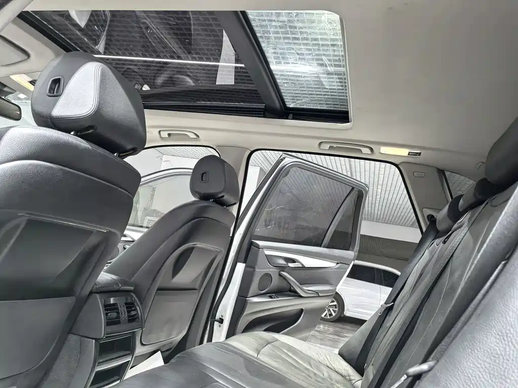 BMW X5 2018 — фото 12