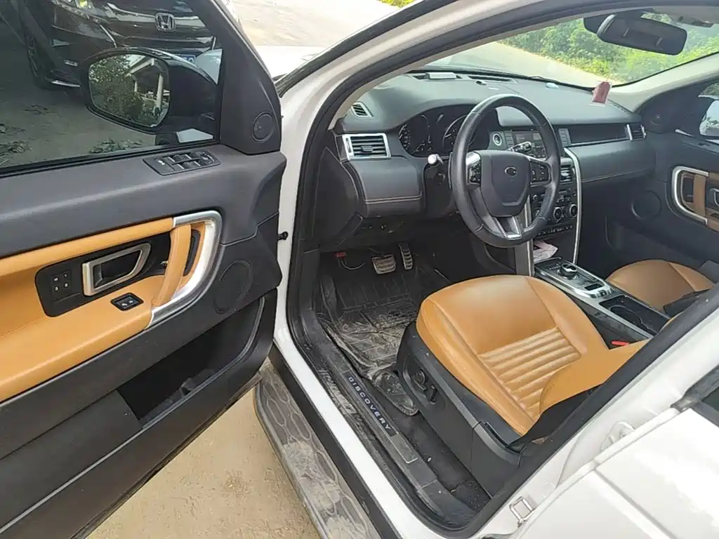 Land Rover Discovery Sport 2018 — фото 16