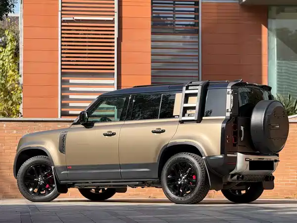 Land Rover Defender 2020