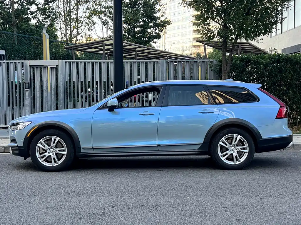Volvo V90 2018 — фото 8