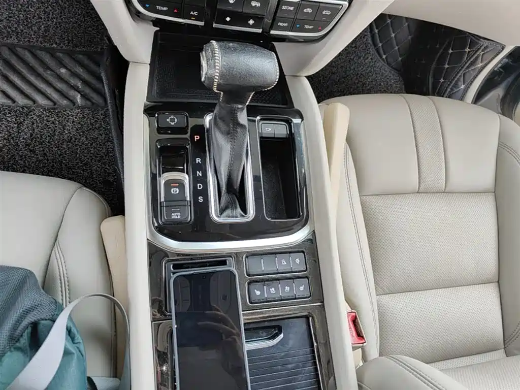 GAC Motor Trumpchi GS8 2016 — фото 14