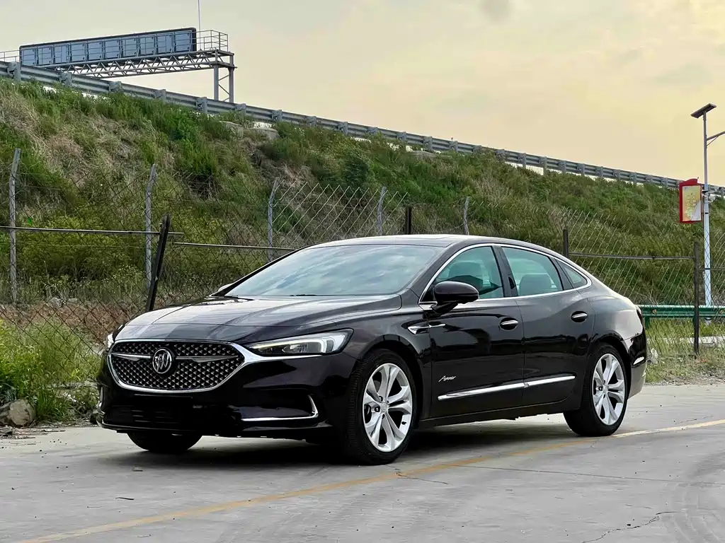 Buick LaCrosse 2020 — фото 1