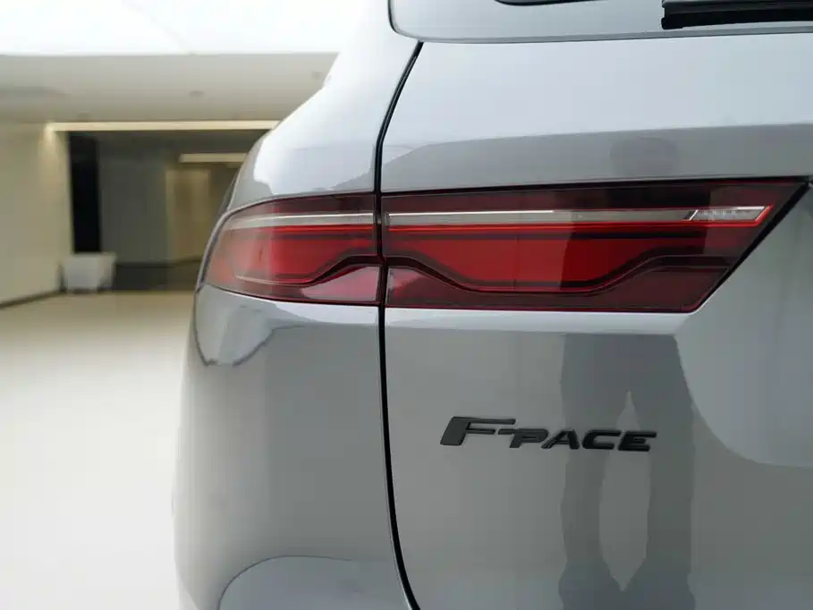 Jaguar F-PACE 2024 — фото 17