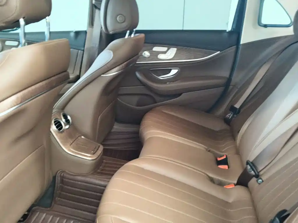 Mercedes-Benz E-Class 2022 — фото 17
