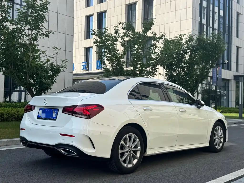 Mercedes-Benz A-Class 2019 — фото 4