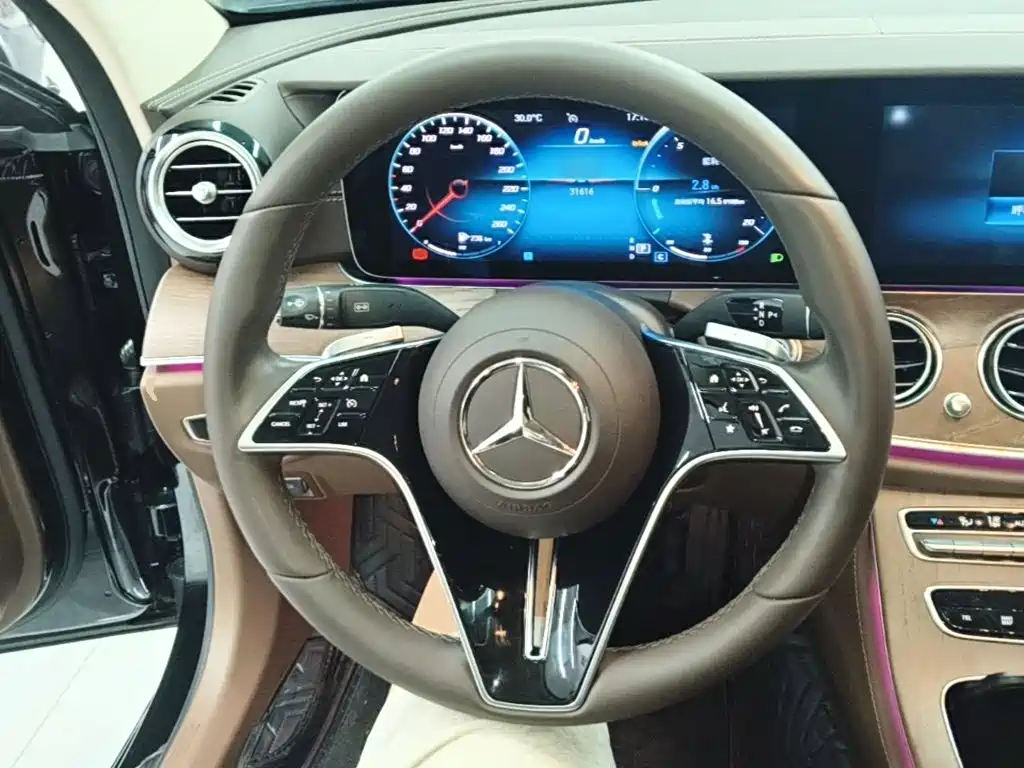 Mercedes-Benz E-Class 2023 — фото 11