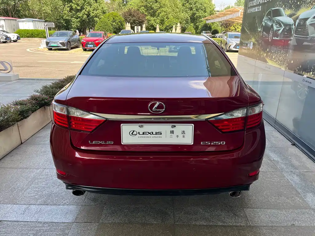 Lexus ES 2015 — фото 6
