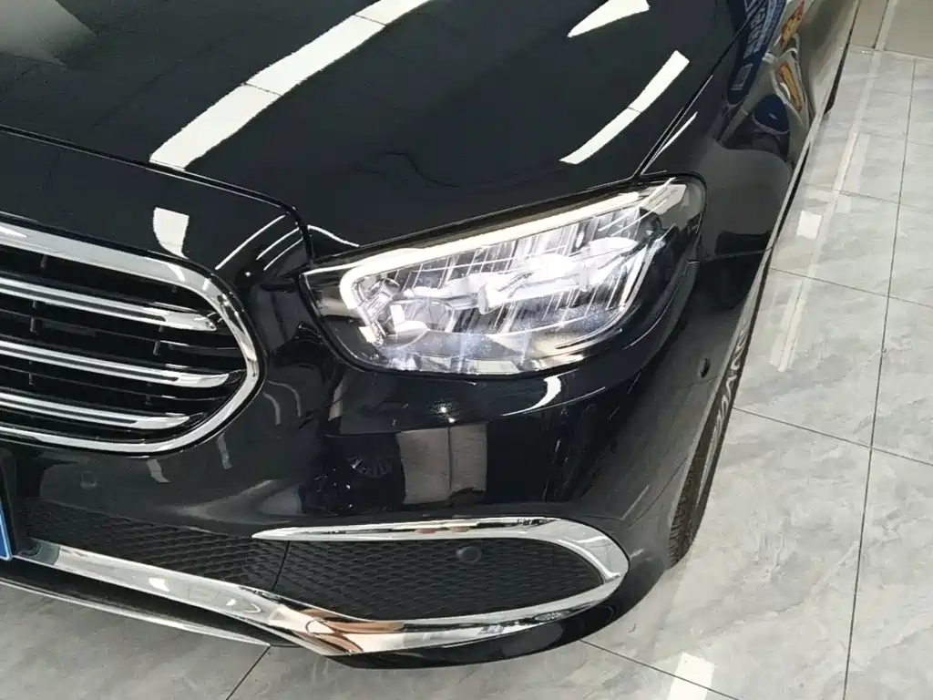 Mercedes-Benz E-Class 2023 — фото 24