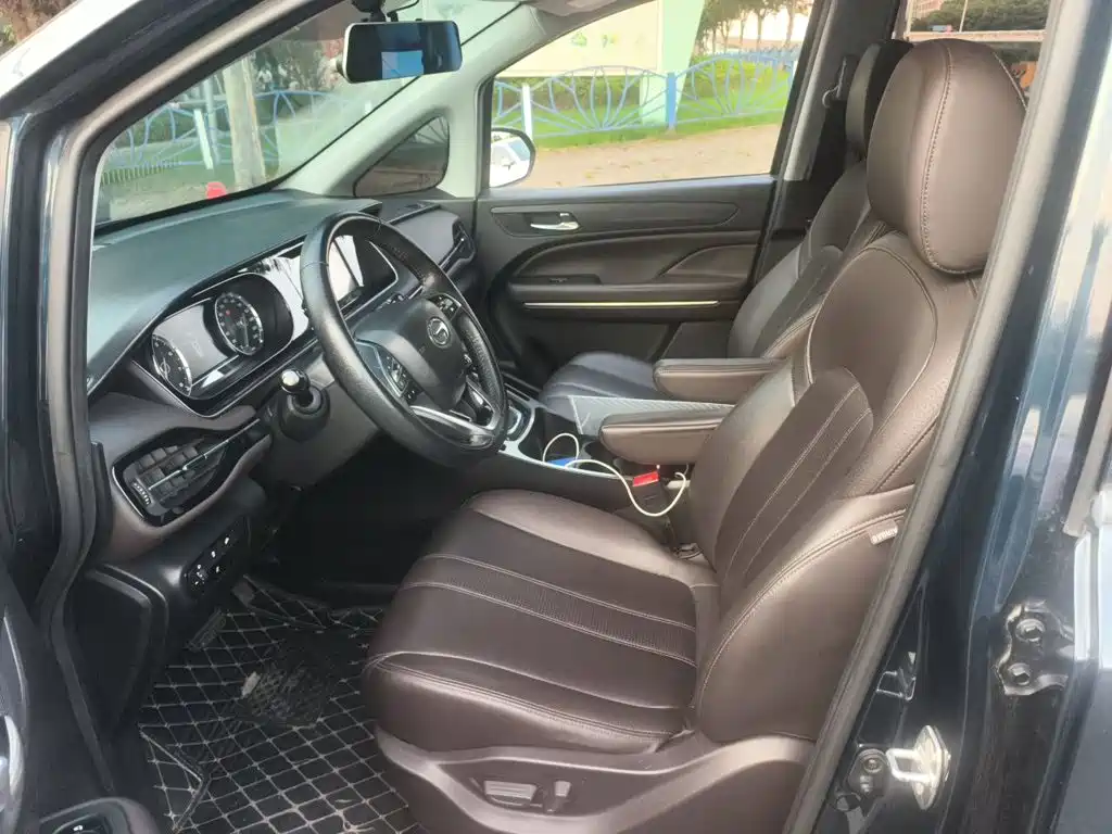 GAC Motor Trumpchi M6 2019 — фото 8