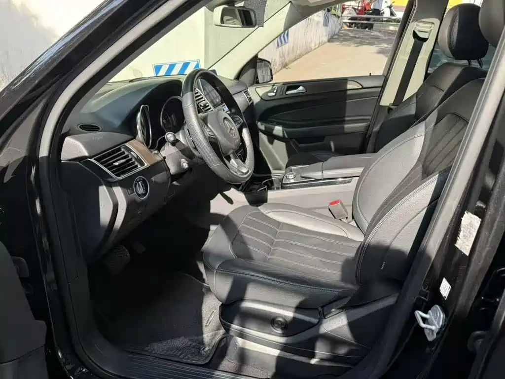 Mercedes-Benz GLE 2017 — фото 11