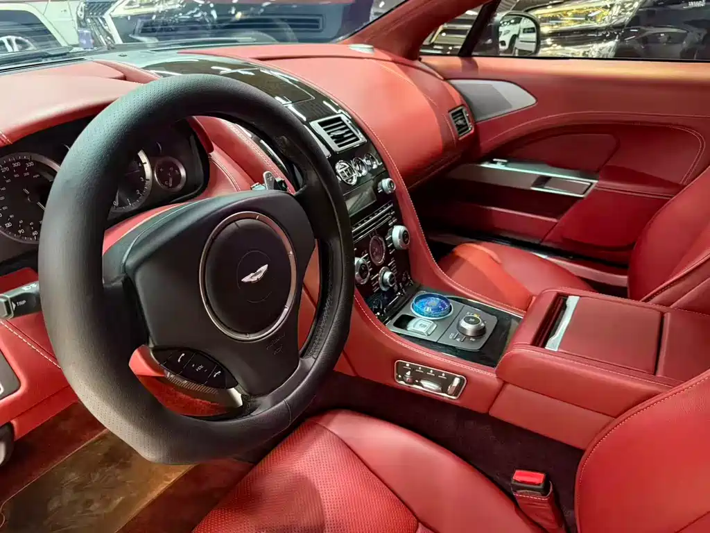 Aston Martin Rapide 2014 — фото 13