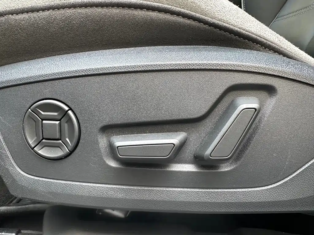Audi Q3 2023 — фото 12
