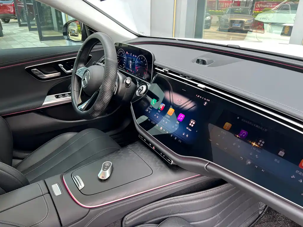 Mercedes-Benz E-Class 2025 — фото 16