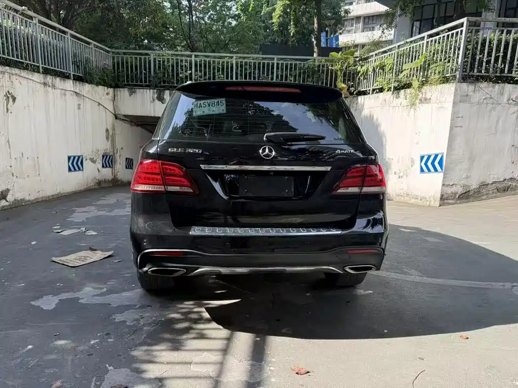 Mercedes-Benz GLE 2017 — фото 15