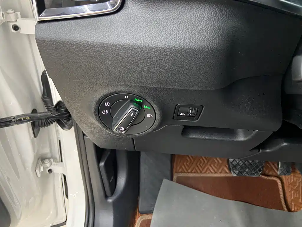 Skoda Karoq 2022 — фото 20