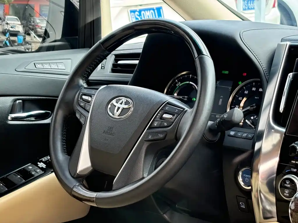 Toyota Alphard 2022 — фото 12