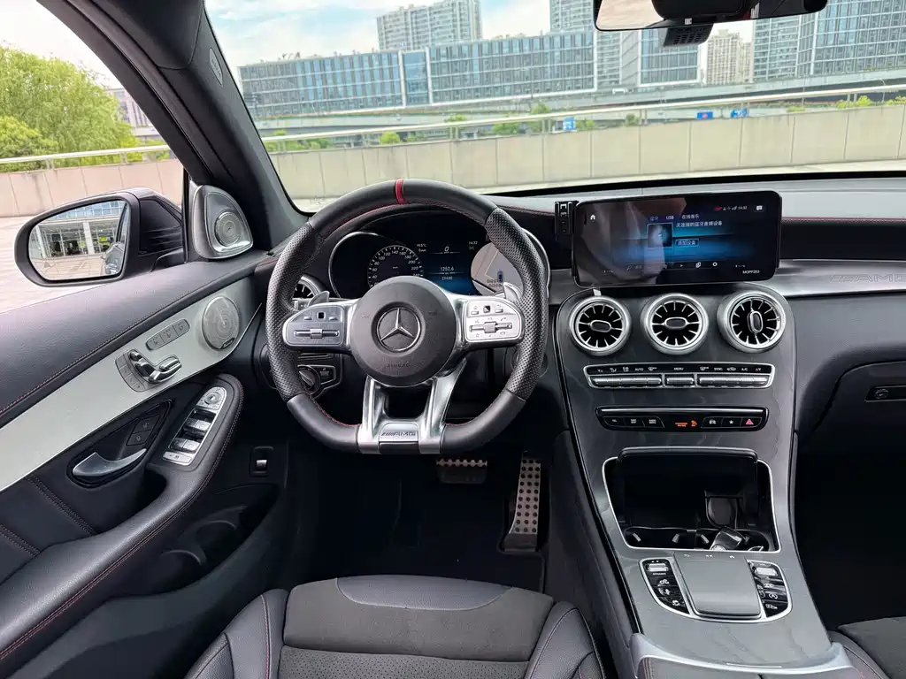Mercedes-Benz GLC AMG 2022 — фото 11