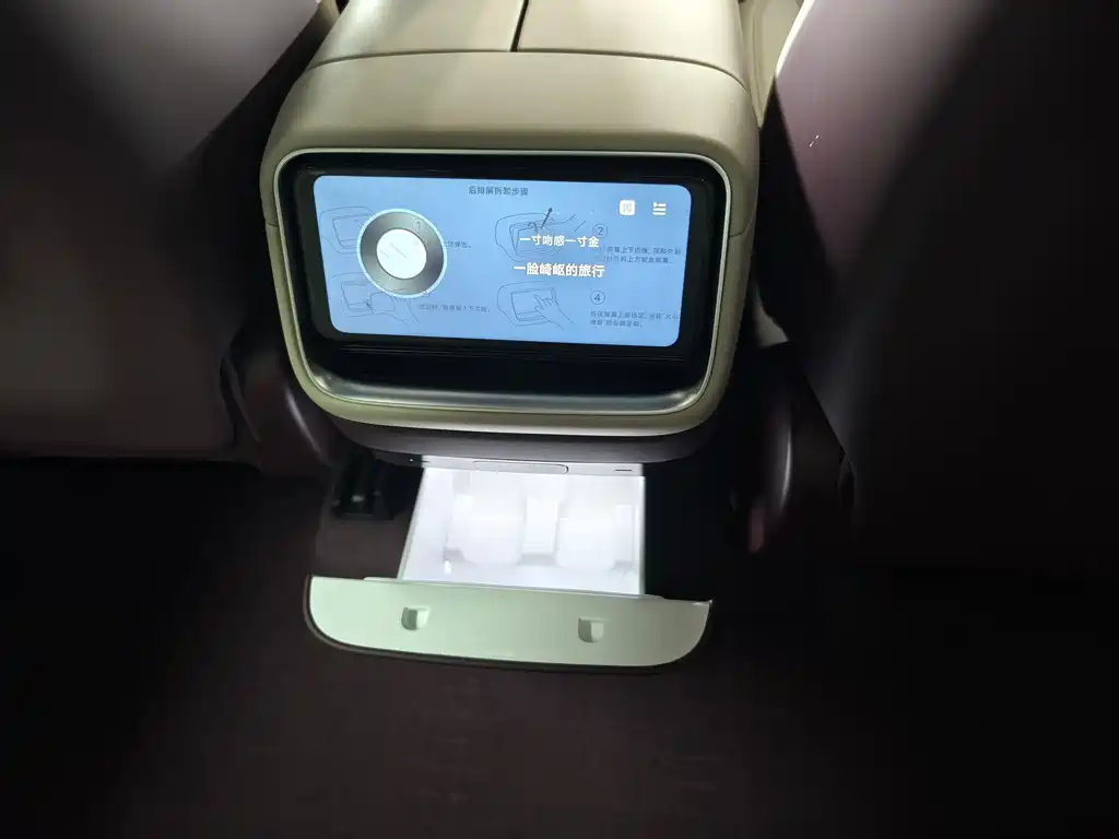 Xiaomi YU7 2025 — фото 13