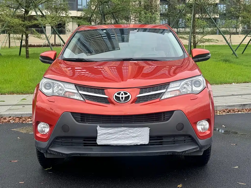 Toyota RAV4 2015 — фото 2
