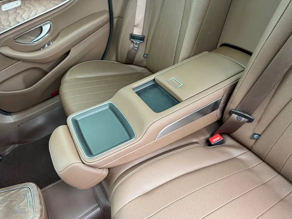 Mercedes-Benz E-Class 2023 — фото 36