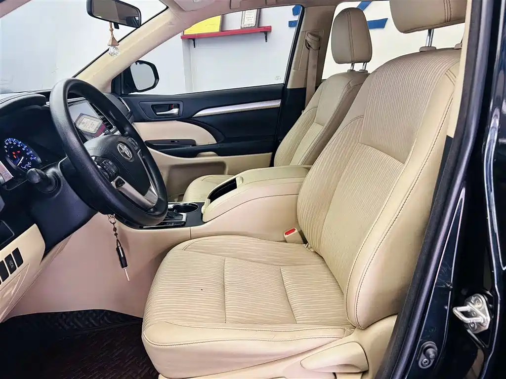Toyota Highlander 2018 — фото 19