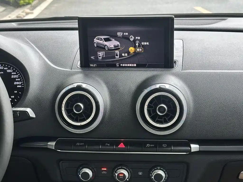 Audi A3 2020 — фото 28