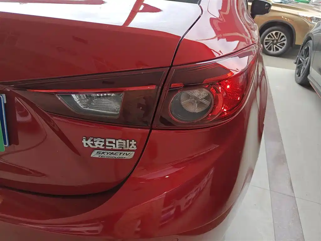 Mazda 3 Axela 2016 — фото 24