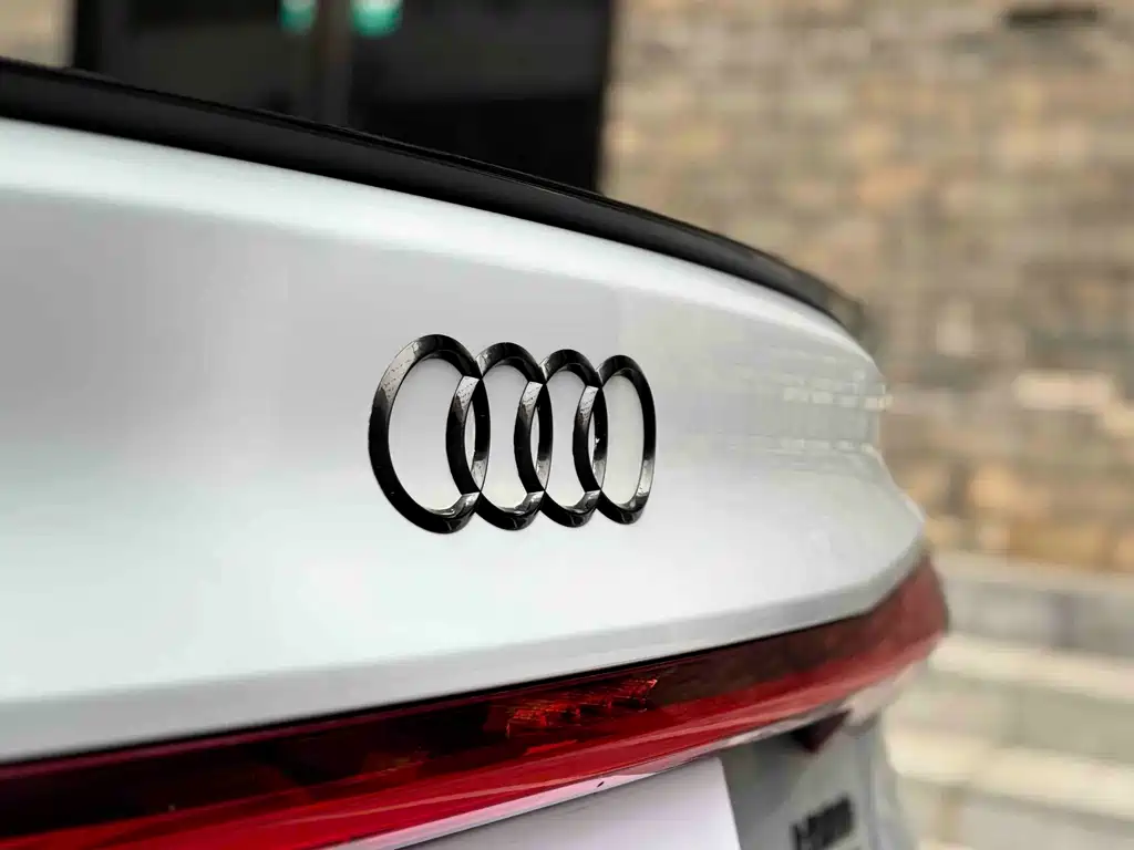 Audi A7L 2025 — фото 14