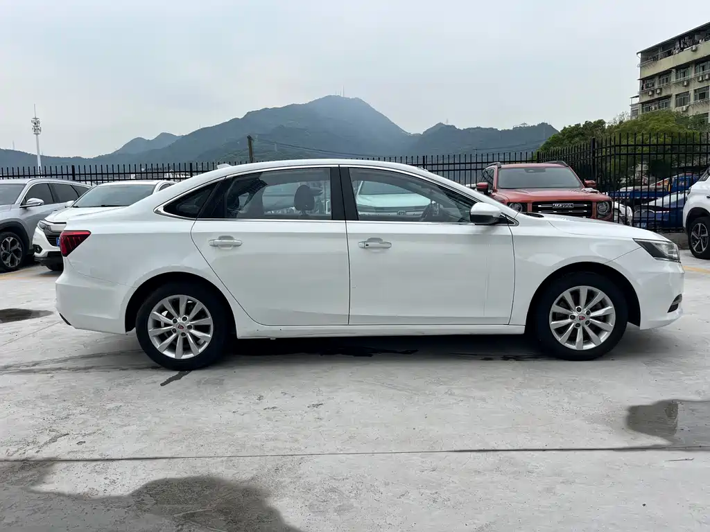 Roewe i6 Classic 2018 — фото 4