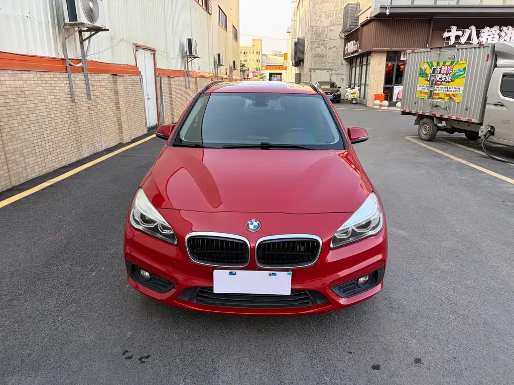 BMW 2 Series Active Tourer 2018 — фото 2