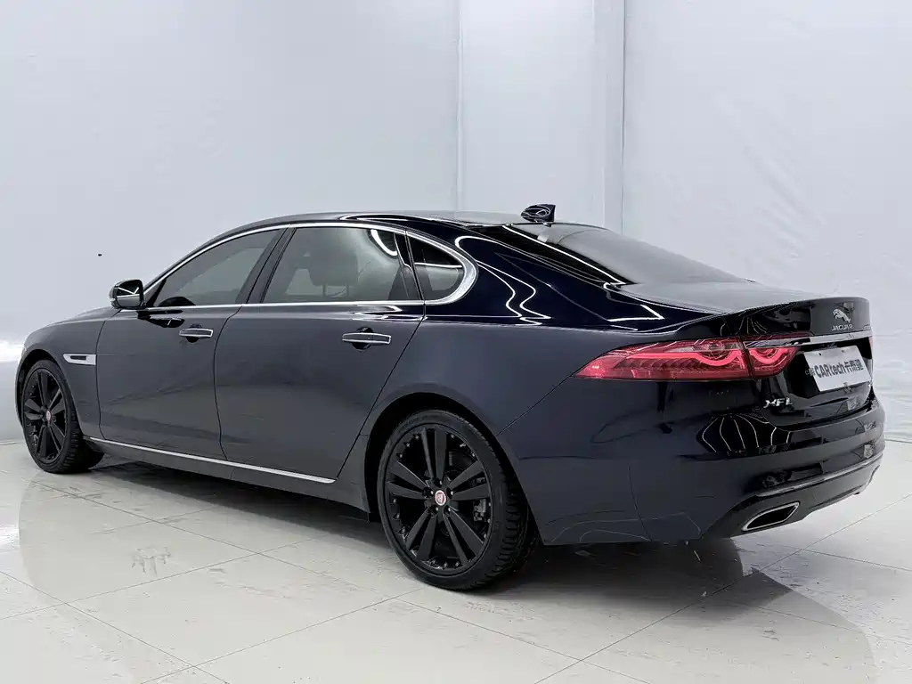 Jaguar XFL 2021 — фото 16