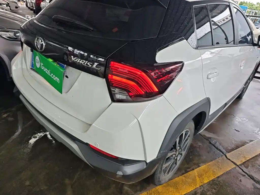 Toyota Yaris L 2023 — фото 8
