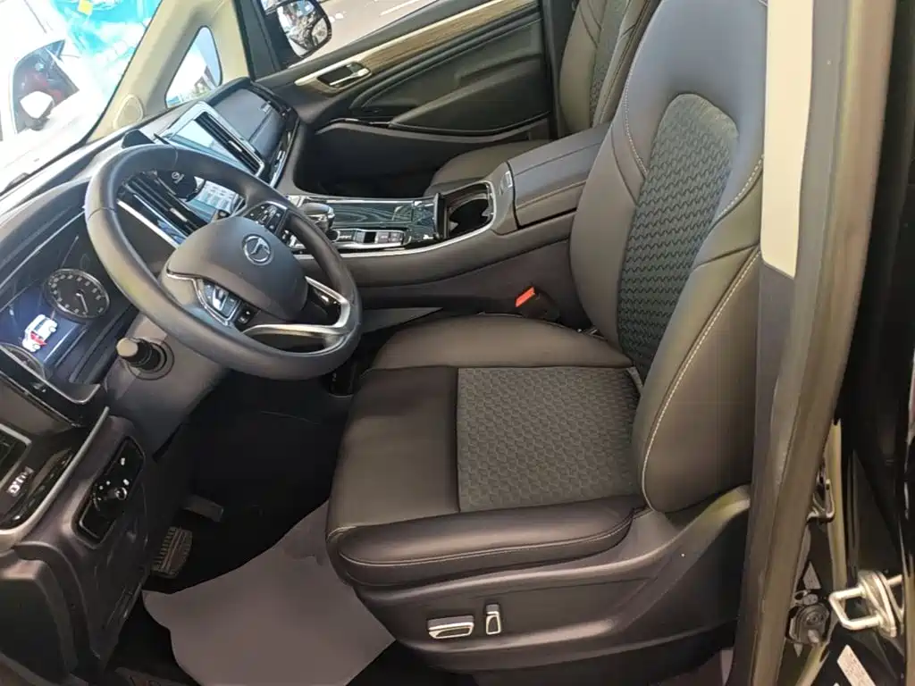 GAC Motor Trumpchi M8 2023 — фото 15