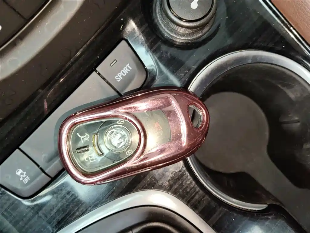 Buick Envision Plus 2019 — фото 9