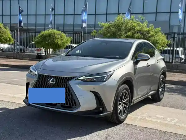 Lexus NX 2023
