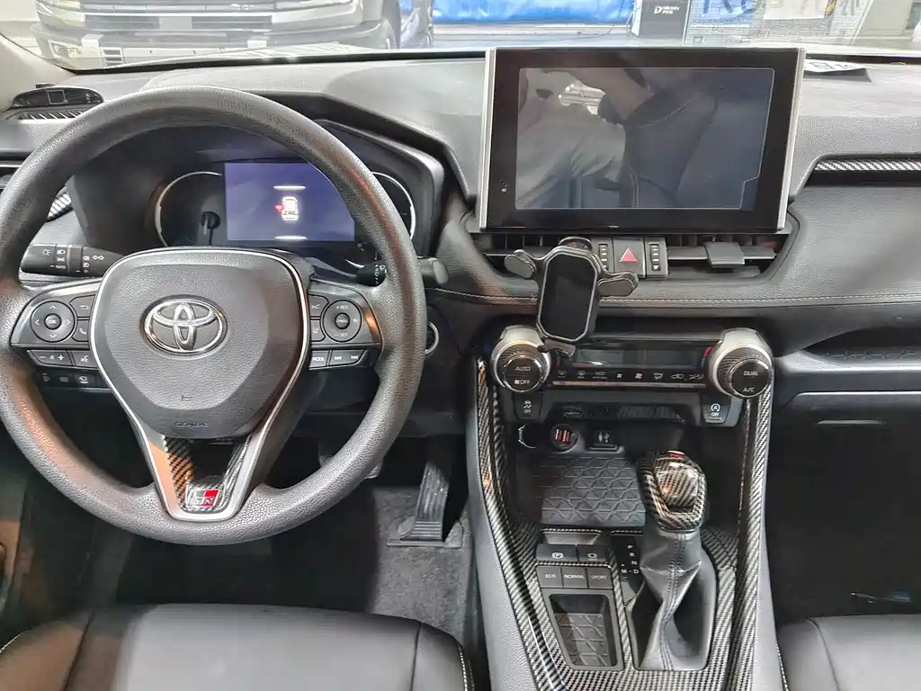 Toyota RAV4 2021 — фото 14