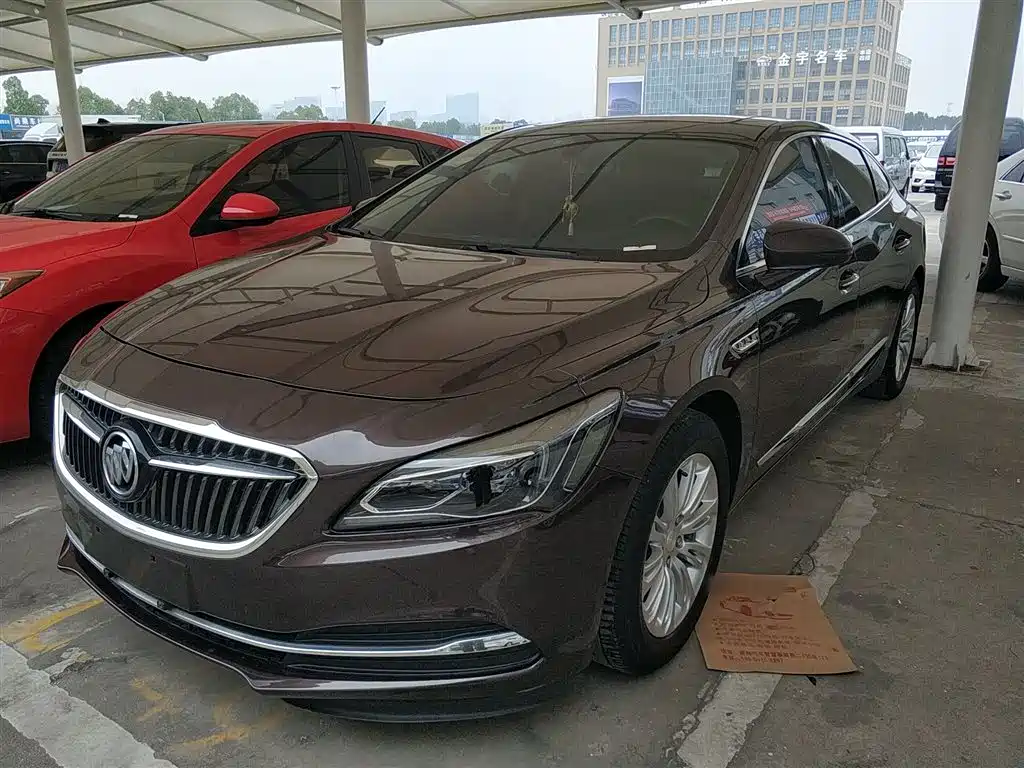 Buick LaCrosse 2018 — фото 1