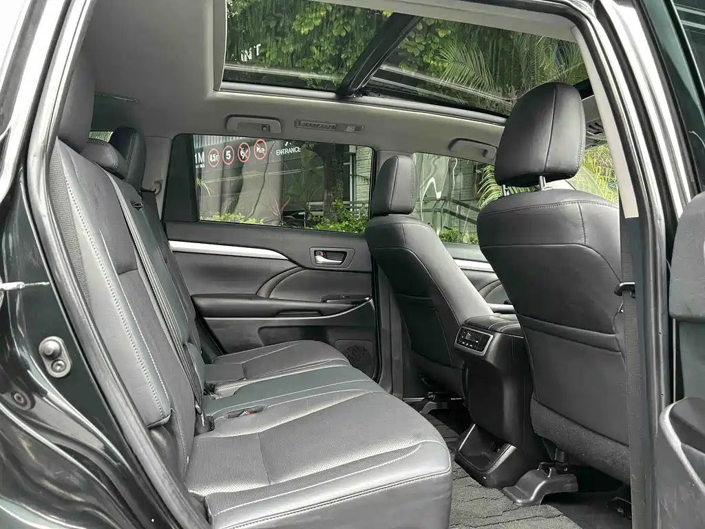 Toyota Highlander 2020 — фото 18
