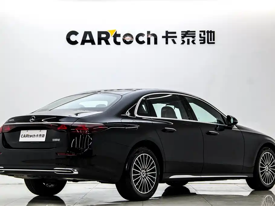 Mercedes-Benz E-Class 2025 — фото 4