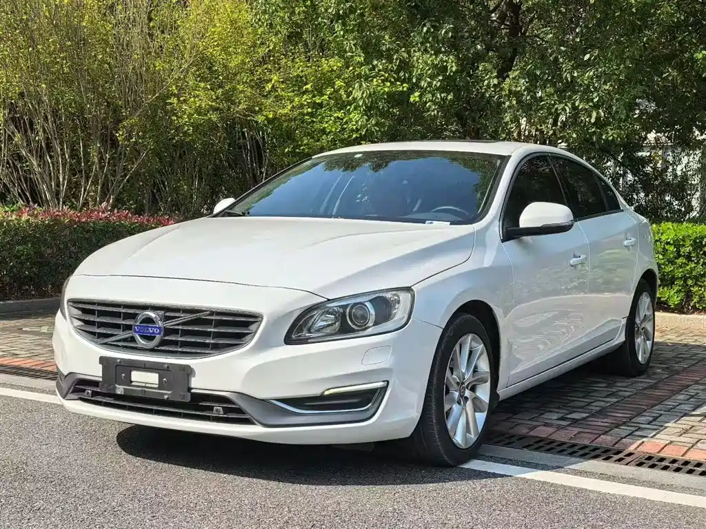 Volvo S60 2017 — фото 22