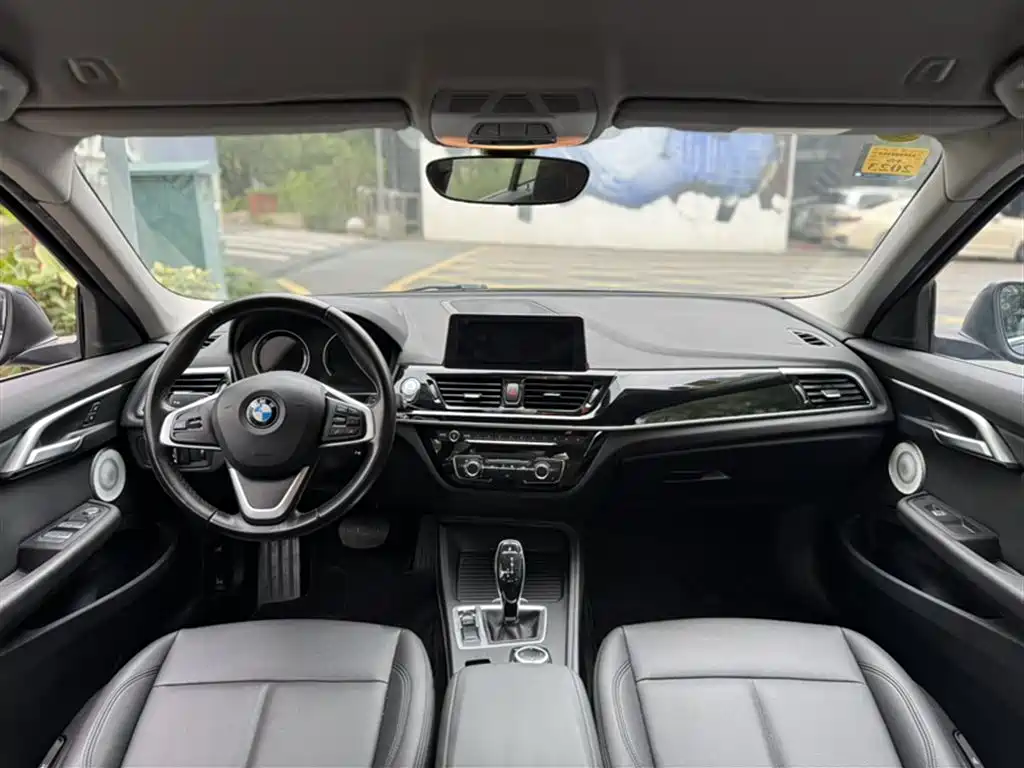 BMW 1 Series 2021 — фото 19