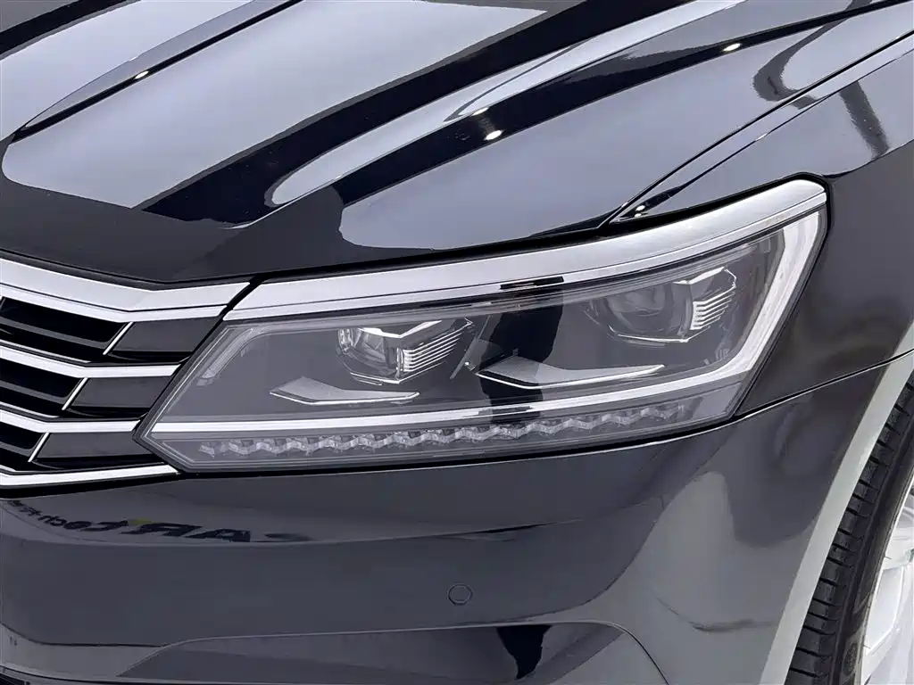 Volkswagen Passat 2017 — фото 9