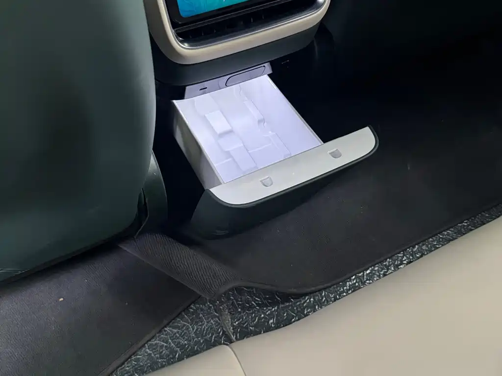 Xiaomi YU7 2025 — фото 8
