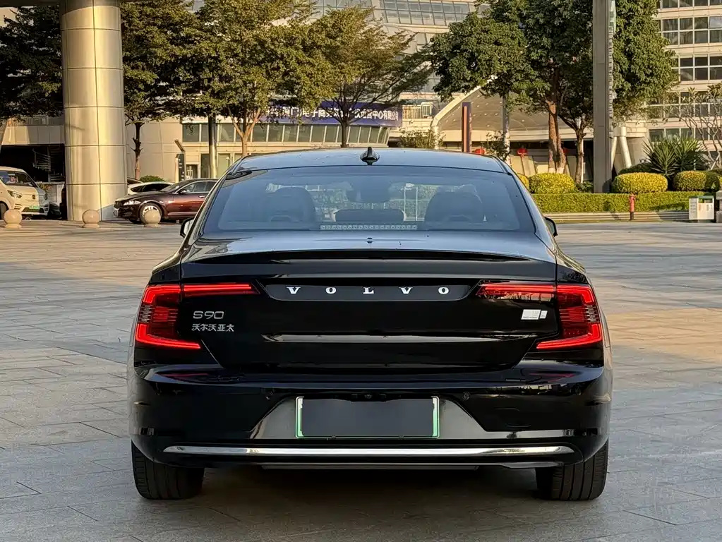 Volvo S90 PHEV 2021 — фото 12