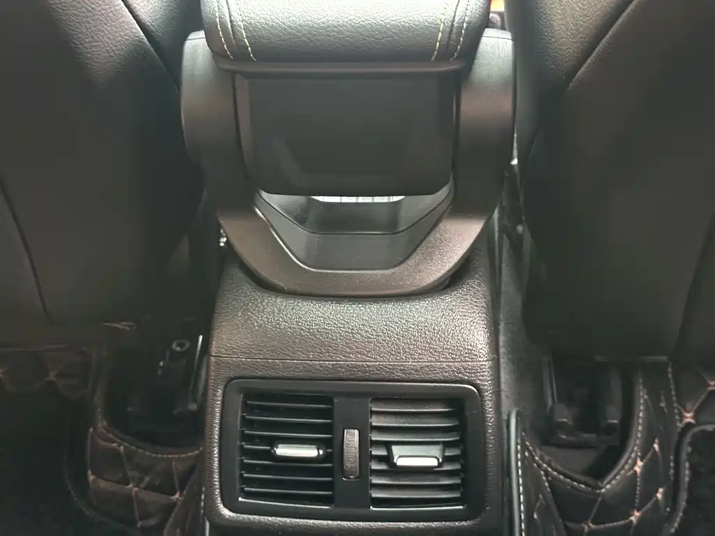 BMW X2 2023 — фото 15