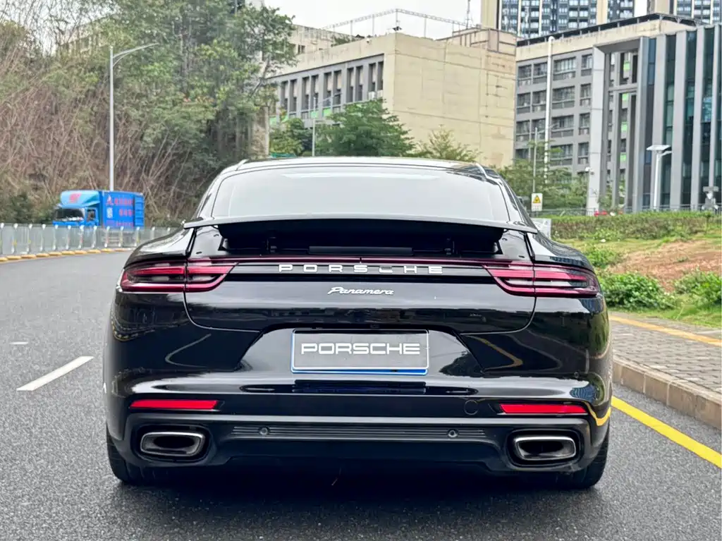 Porsche Panamera 2018 — фото 21